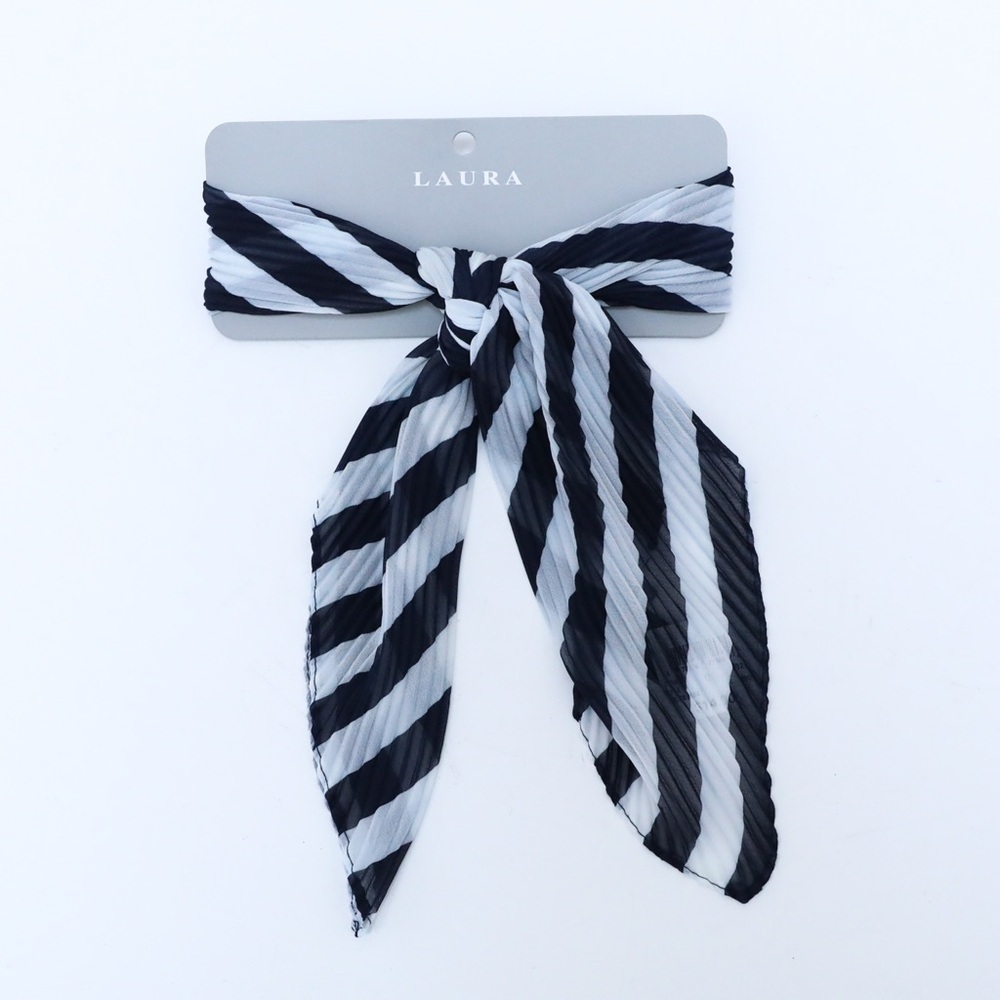 NWT Laura striped small neck navy blue white pleated bow accessory